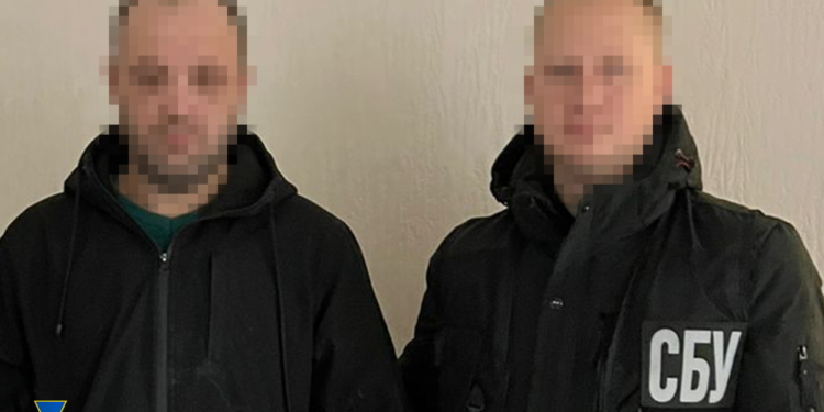 СБУ затримала пару громадян України, які погодилися зареєструвати на себе Starlink для російських окупантів, – тепер їм загрожує довічне увʼязнення (ФОТО, ВІДЕО)