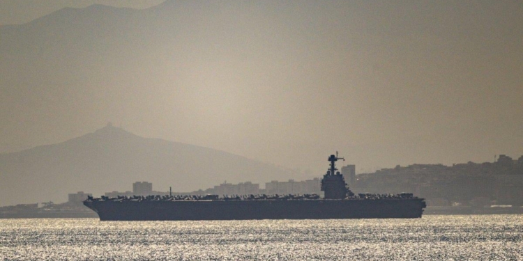 Все, що треба знати про сучасні ВМС США – екіпаж найбільшого авіаносця скаржиться на втому і зламану каналізацію (ВІДЕО)