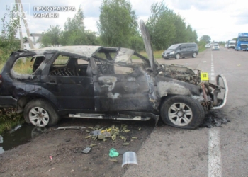 Після смертельної ДТП через ями на дорозі оголошено підозру інженерам, відповідальним за її стан (ВІДЕО)