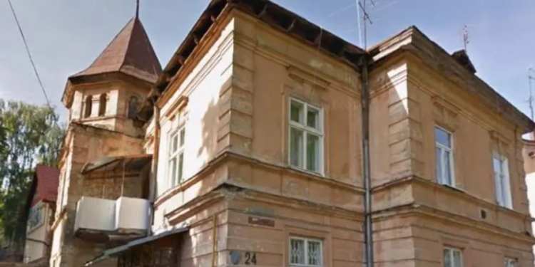 Епштейн перед арештом мало не купив історичну віллу у Львові – у справі ще багато загадок