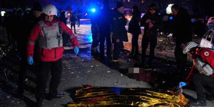 Росіяни вдарили по вечірньому Запоріжжю – 2 вбитих, 8 поранених (ФОТО, ВІДЕО)