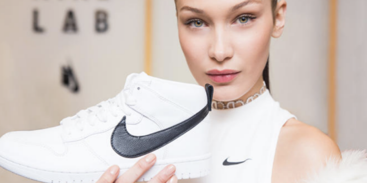 Nike підозрюють у дискримінації білих працівників