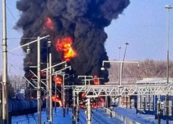 У Тамбовській області зійшли з рейок і вибухнули цистерни з бензином (ВІДЕО)