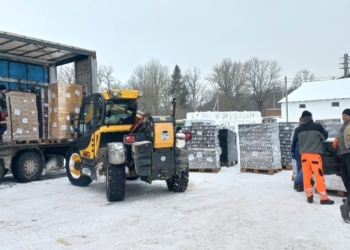 Папа Лев надіслав Україні електрогенератори, ліки та продукти (ФОТО)