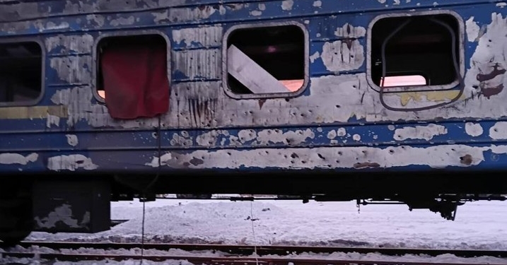Ворог системно знищує залізничну інфраструктуру Сумщини – вдарили навіть по “Вагону незламності” (ФОТО)