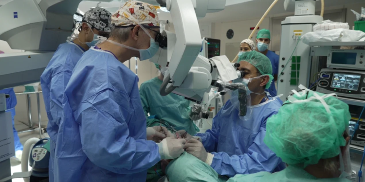 Іспанські медики пересадили обличчя від донора, який просив про евтаназію (ФОТО, ВІДЕО)