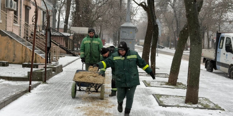 Влада Миколаєва звітує про боротьбу з наслідками поганих погодних умов – робота комунальників у цифрах (ФОТО)