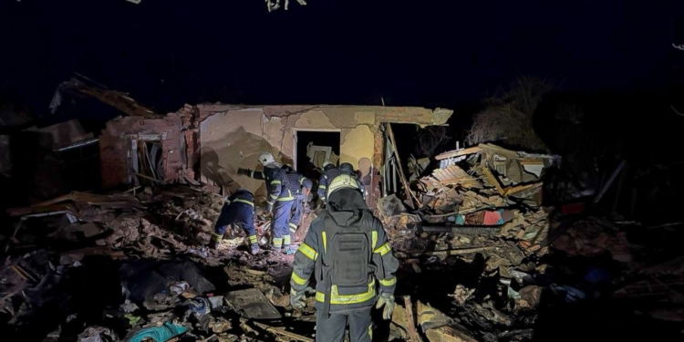 На Харківщині в результаті удару російського БпЛА загинули жінка з дитиною, є постраждалі (ФОТО)