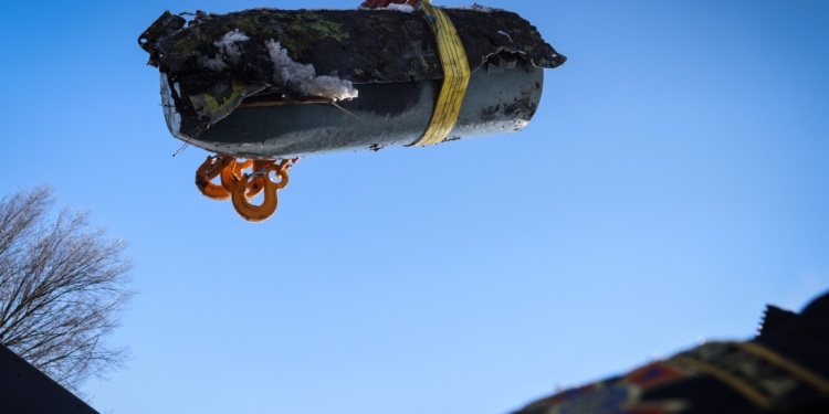 На Миколаївщині піротехніки ДСНС вилучили та знешкодили залишки російської крилатої ракети Х-101 (ФОТО, ВІДЕО)