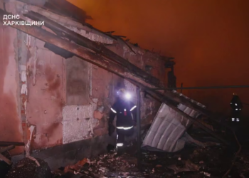 Внаслідок атаки є руйнування у восьми областях: десятки поранених людей, серед них є діти – Зеленський (ВIДЕО)