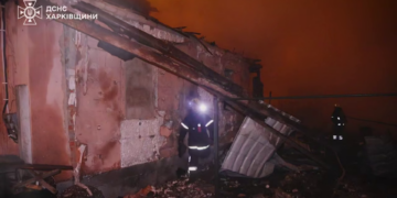 Внаслідок атаки є руйнування у восьми областях: десятки поранених людей, серед них є діти – Зеленський (ВIДЕО)