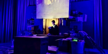 У Миколаєві херсонський театр ім.М.Куліша показав моновиставу про дівчинку з Маріуполя, примусово вивезену до росії (ФОТО)