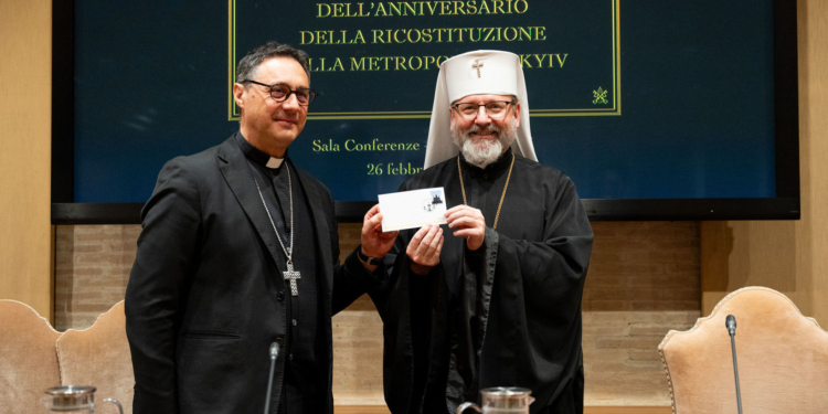 У Ватикані презентували марку, присвячену Україні (ФОТО)