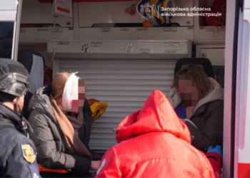 Росіяни завдали удару по пологовому будинку в Запоріжжі – відомо про 6 постраждалих (ФОТО, ВІДЕО)