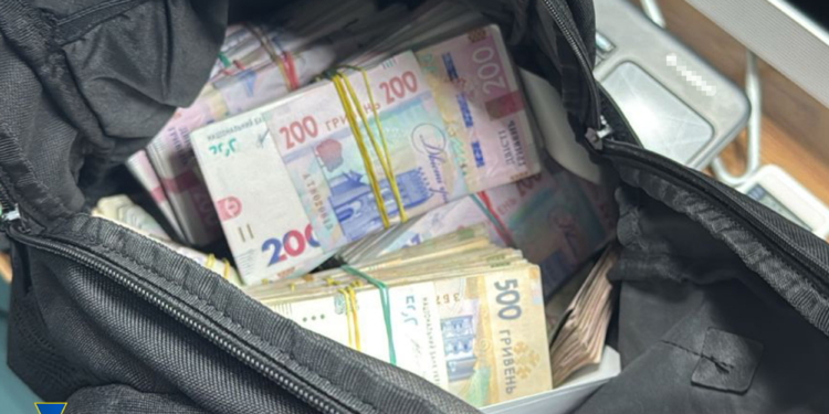 В Україні спільно з правоохоронцями країн Балтії викрила шахраїв-криптовалютників, які обкрадали громадян ЄС (ФОТО)