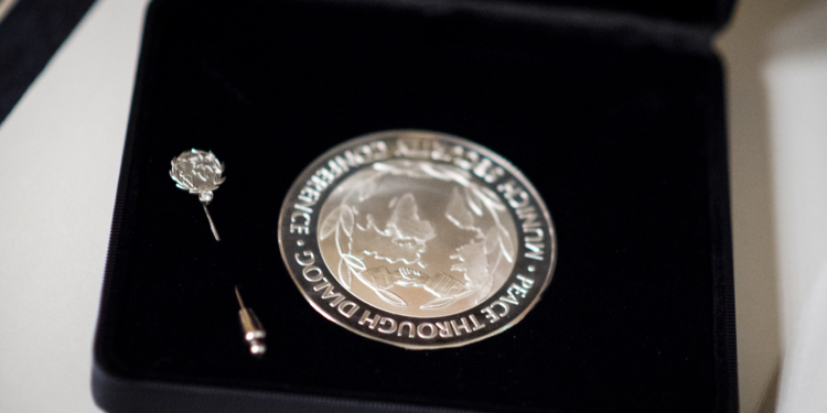 Український народ нагородили премією імені Евальда фон Клейста за мужність – нагороду отримає Зеленський