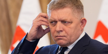 Не дам, навіть якщо проситимуть – Фіцо оголосив припинення аварійного експорту електроенергії в Україну