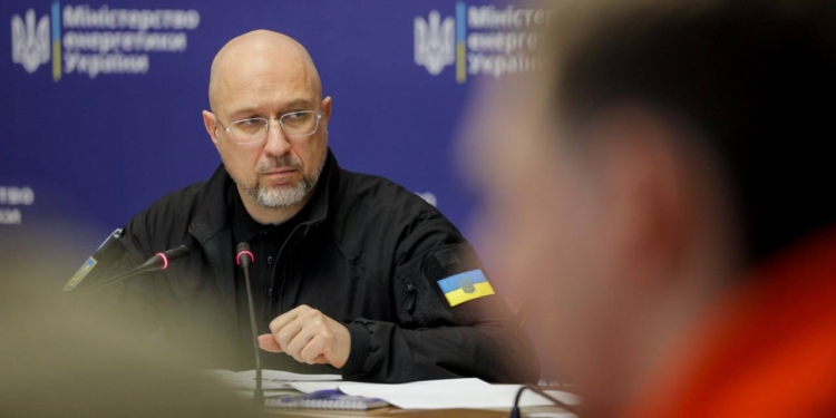 Шмигаль повідомив, що ворог готує нові удари по енергетиці