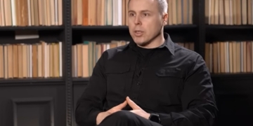 Зараз Україні невигідні переговори з РФ, – нардеп Костенко (ВІДЕО)