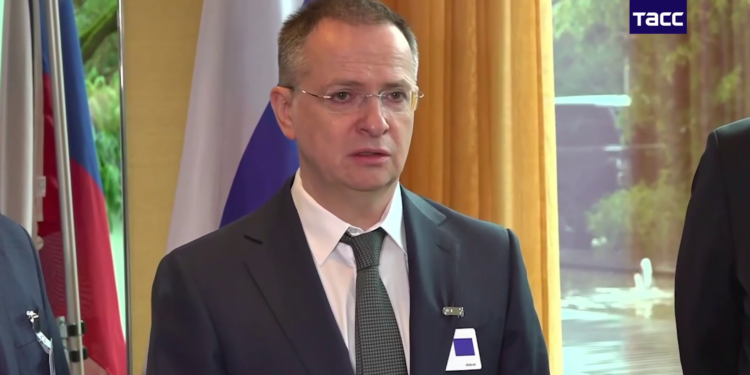 Після завершення переговорів в Женеві Мединський повернувся в готель і довго розмовляв з Умєровим і Арахамією. Про що?