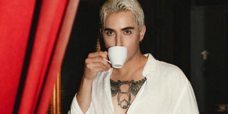 Не зійшлися характерами? У День закоханих MELOVIN заявив про розрив з нареченим (ФОТО)