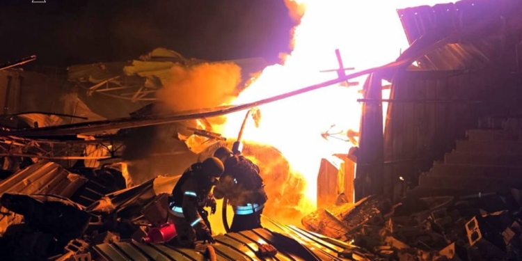 “Москва обирає терор та ескалацію”, – Зеленський про сьогоднішній ракетно-дроновий удар (ВІДЕО)