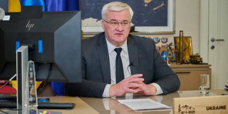 Угорщина та Словаччина не можуть тримати весь ЄС в заручниках, – Сибіга