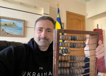 Дружина скандального гендиректора Укрпошти Смілянського – громадянка США, яка про нього майже не згадує (ФОТО, ВІДЕО)