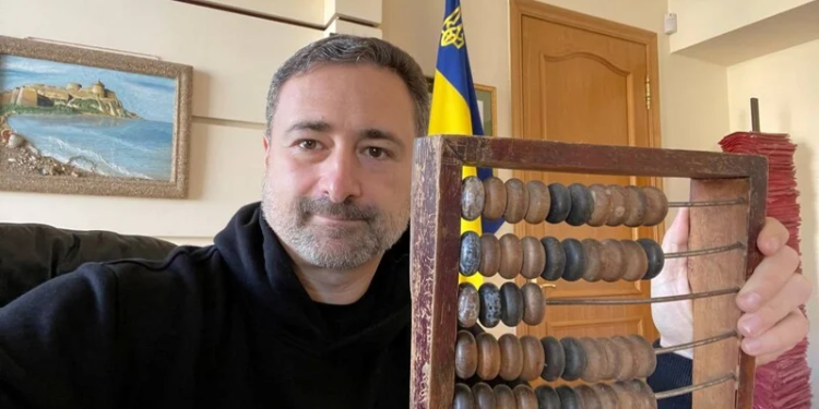 Дружина скандального гендиректора Укрпошти Смілянського – громадянка США, яка про нього майже не згадує (ФОТО, ВІДЕО)