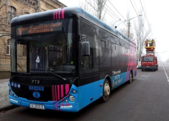 У Миколаєві через брак електроенергії міський електротранспорт ходить із затримками