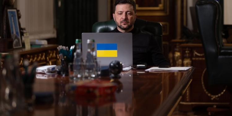 НАТО має дивитись на “Орєшнік” в Білорусі як на легітимну ціль, – Зеленський в  інтерв’ю білоруському виданню (ВІДЕО)