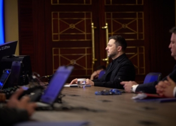 У вільному світі не повинно бути місця для російської нафти, танкерів, банків – Зеленський під час звернення до Європарламенту