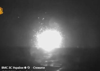 ВМС і ССО вразили бурову вишку, яку ворог використовував для дронових атак на Миколаївщину (ВІДЕО)