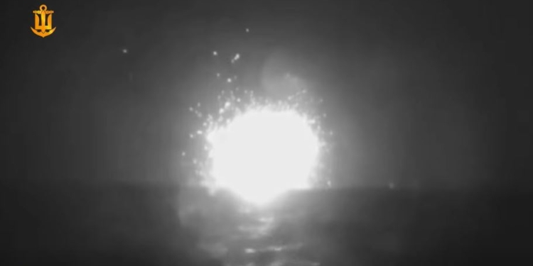 ВМС і ССО вразили бурову вишку, яку ворог використовував для дронових атак на Миколаївщину (ВІДЕО)