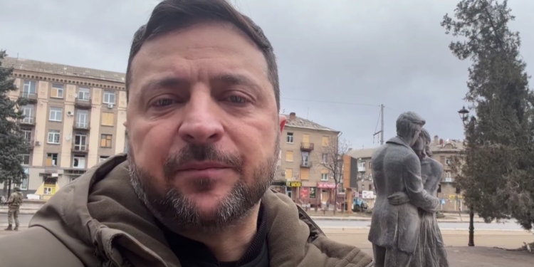 «Зло треба зупиняти. Українці тут, на Донбасі, саме це й роблять» – Зеленськийна Донеччині (ВІДЕО)