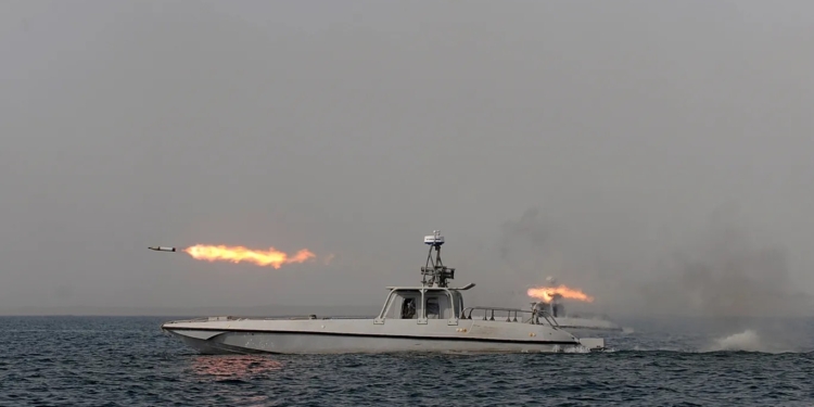 В Ормузькій протоці біля берегів Оману атаковано нафтовий танкер