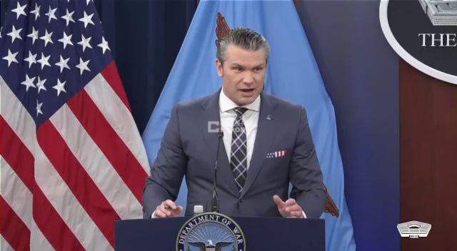 Гегсет заявив, що боєприпаси, “які нас закликають передавати Україні”, потрібні самим США (ВІДЕО)