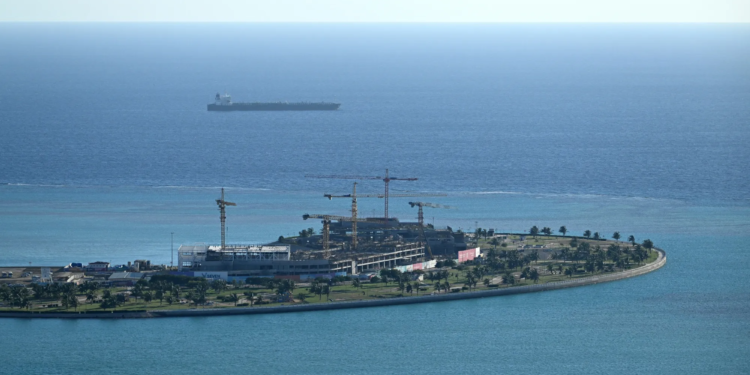 Саудівська Аравія обрала для своєї нафти альтернативний Ормузькій протоці маршрут