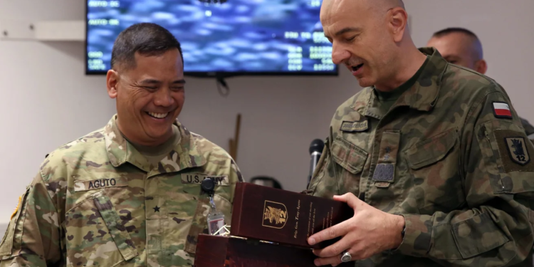 У США оприлюднили розслідування щодо генерала, який у Києві випив літр чачі, розбився і загубив документи