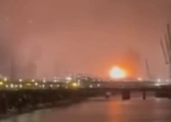 Під Пітером атакований нафтовий термінал (ВІДЕО)