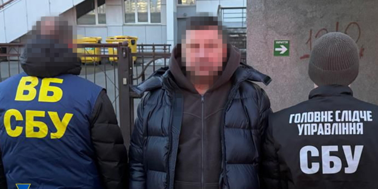 У Києві затримали ділків, у яких вилучили близько ста «посвідчень» СБУ, інших воєнізованих та правоохоронних формувань (ФОТО)