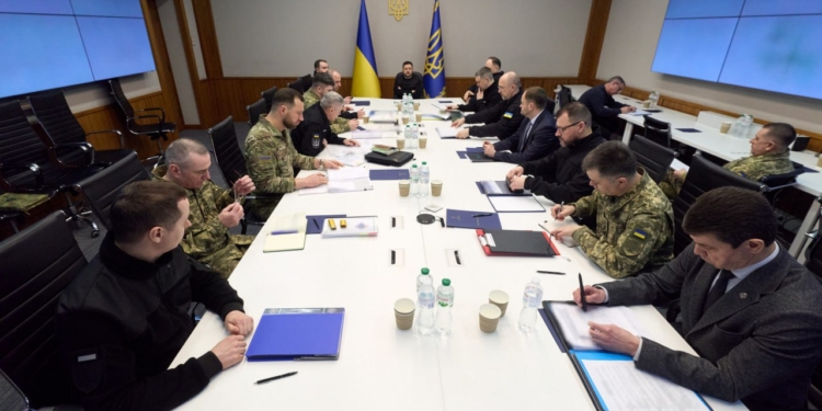 У зв’язку з війною в Ірані Україна отримала 11 запитів від країн щодо досвіду захисту життя, перехоплювачів, систем РЕБ, – Зеленський провів Ставку