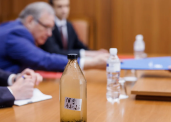 МЗС Молдови передало послу РФ пляшку з водою з Дністра, забрудненою після удару по українській ГЕС