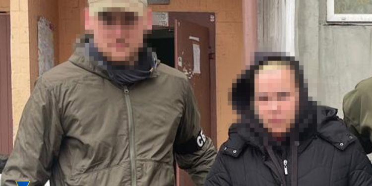 У Києві затримали шпигунку РФ – наводила чергові атаки на ТЕЦ та оборонку (ФОТО)