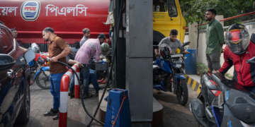 Енергетична криза накриває світ – де вже вимикають світло, де заправляють авто через день