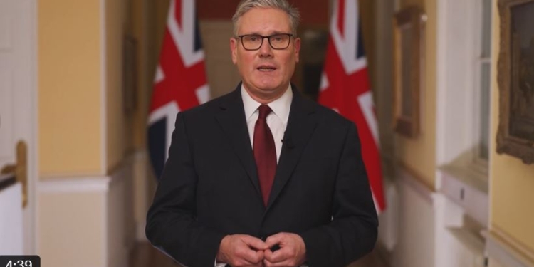 «Ми залучимо експертів з України, щоб допомогти збивати іранські дрони», – Стармер після атаки на британську базу на Кіпрі (ВІДЕО)