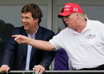 Пройшла любов. Трамп відлучив Такера Карлсона від MAGA. А там і так розвал