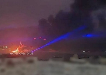 У Новоросійську внаслідок атаки горить морський термінал, атакована й військова частина (ВІДЕО)