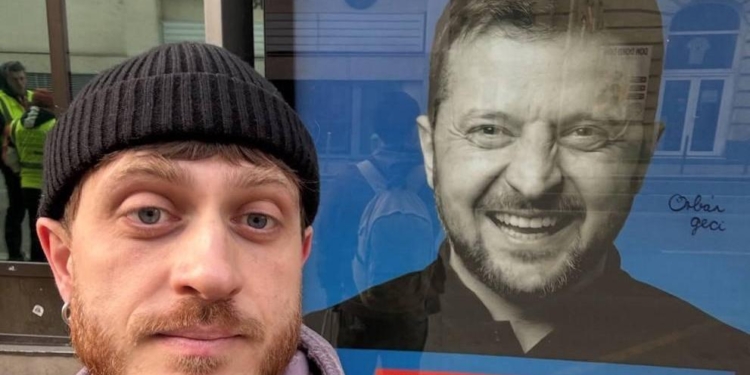 Орбан обклеїв весь Будапешт плакатами із Зеленським, але реакція іноземців протилежна від очікуваної (ФОТО)