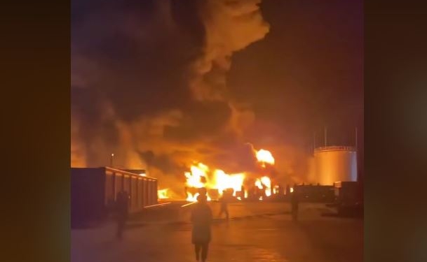 У Краснодарського краї дрони атакували Лабінську нафтобазу (ВІДЕО)